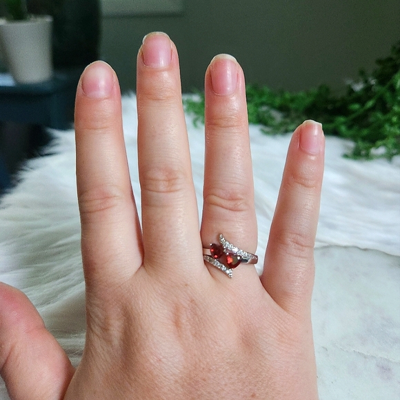 NWT Ryze Candy Apple Red CZ .925 Sterling Silver Double Heart Ring - Size 8.25 - Picture 7 of 8